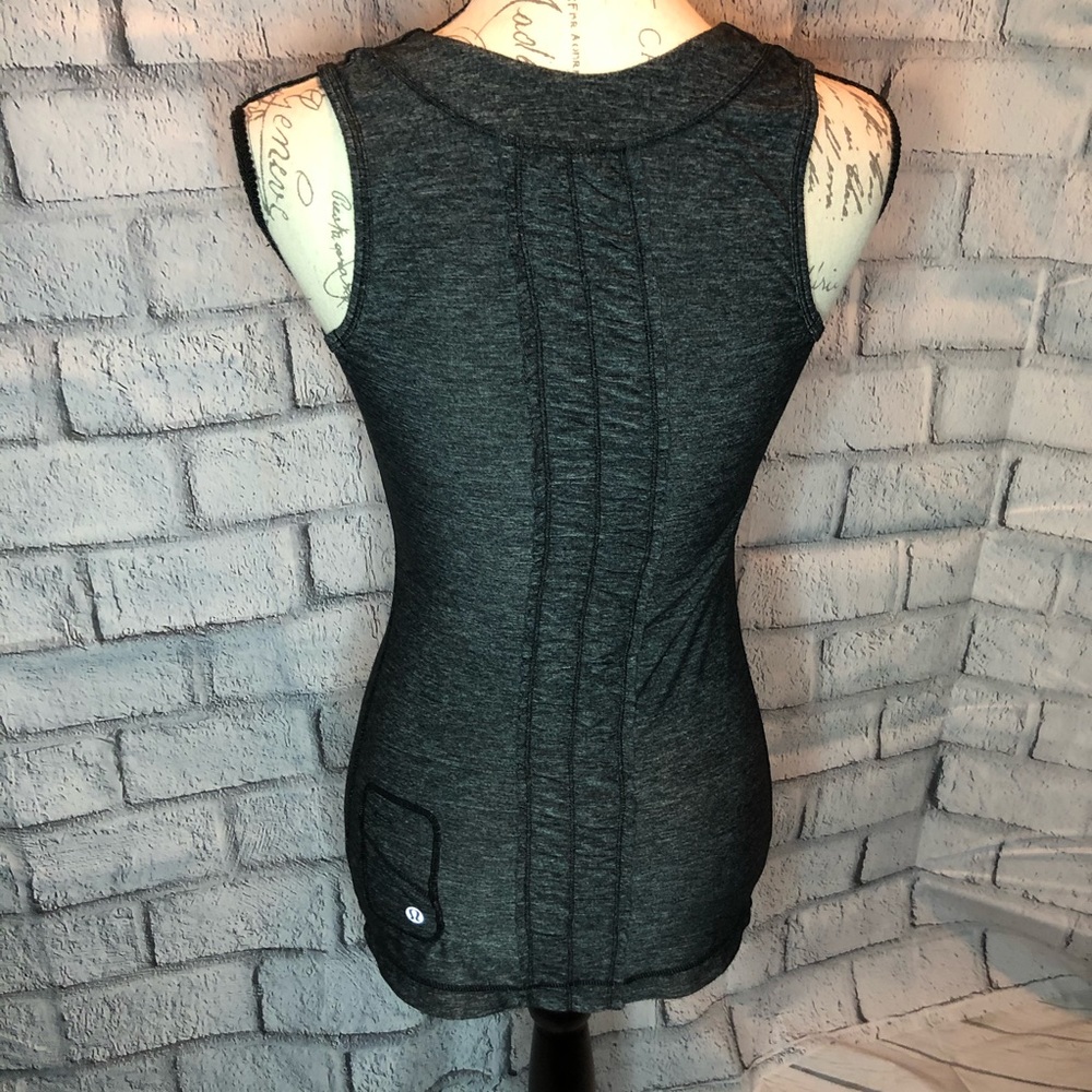 Lululemon 🍋 size 4 ruffled back tank